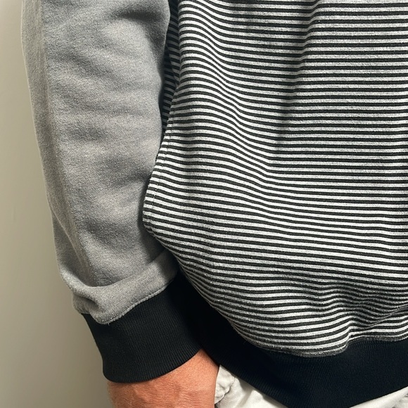 Volcom classic fit 2XL hoodie - Picture 4 of 7